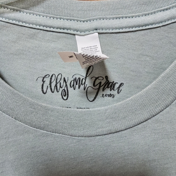 NWOT Elly and Grace Women's Tee - Picture 4 of 4